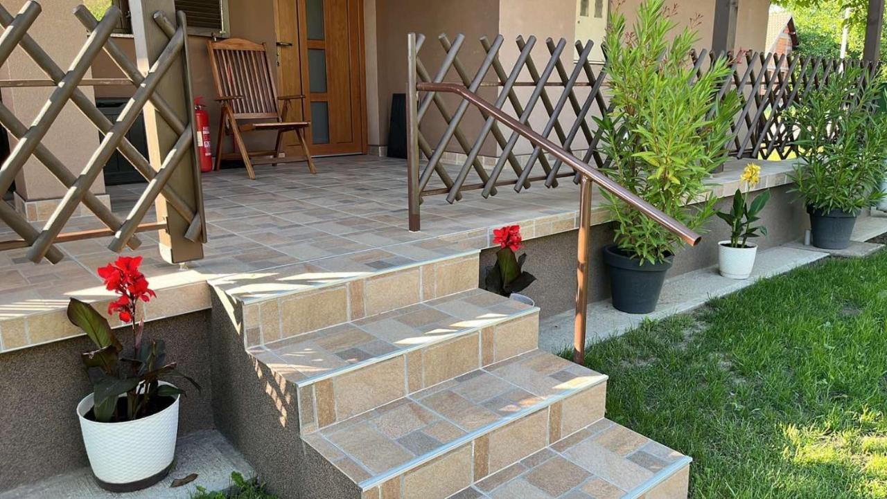 Turul -Kuca Za Odmor- Apartman Korod Kültér fotó